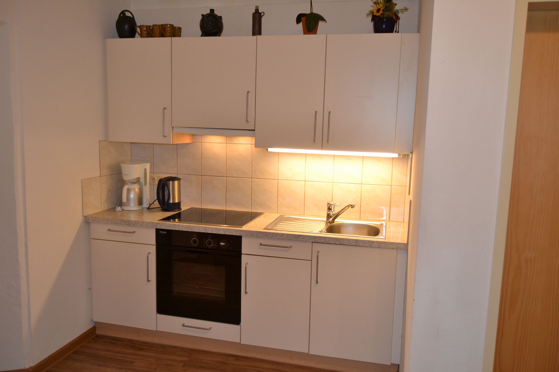 Küche komplett mit allen Komfort ausgestattet Küche komplett mit allen Komfort ausgestattet