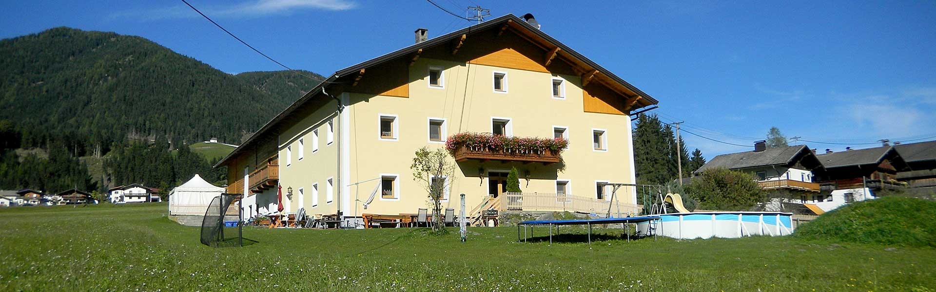 ferienhaus-toeldererhof-ansicht-herbst ferienhaus-toeldererhof-ansicht-herbst